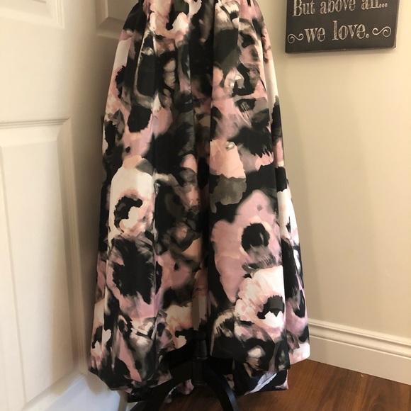 🥳HOST PICK🥳 Venus Sweetheart Strapless - Picture 3 of 10